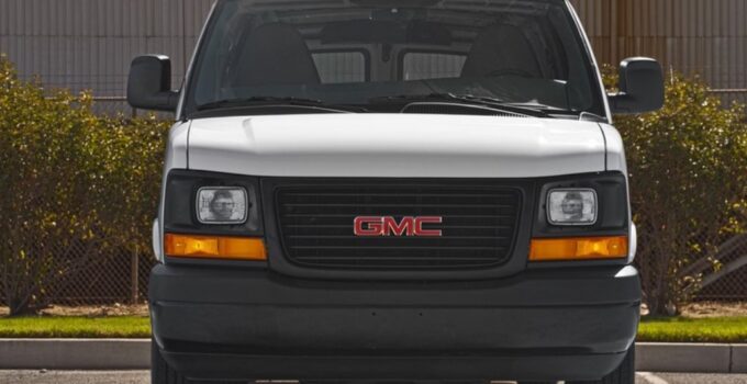 2024 GMC Savana Exterior
