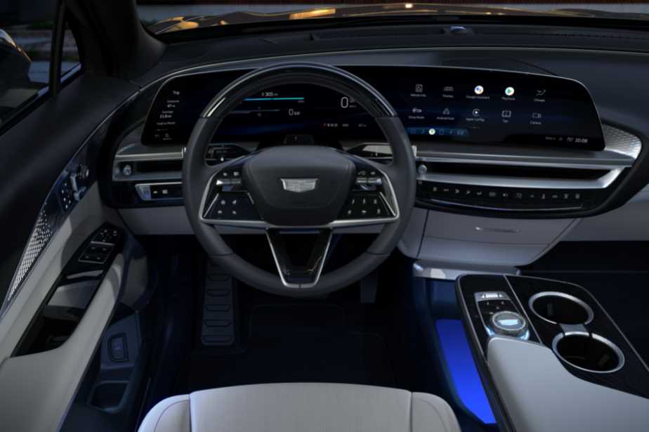 2025 Cadillac Lyriq Interior