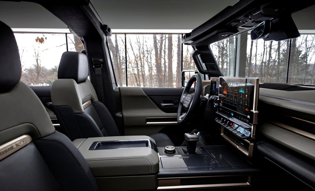 2025 GMC Hummer EV SUT Interior