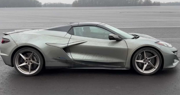 2027 Chevrolet Corvette E-Ray Features