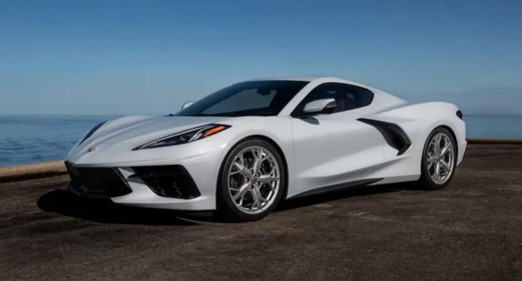 2027 Chevy Corvette E-Ray Convertible Features